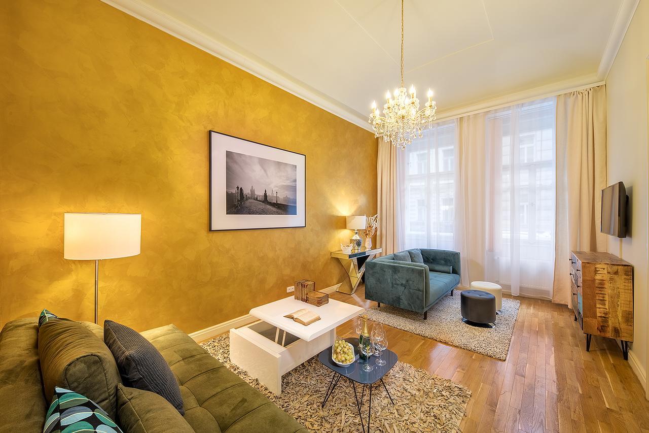 Prague Days - Luxurious Apartments Lesser Town Buitenkant foto