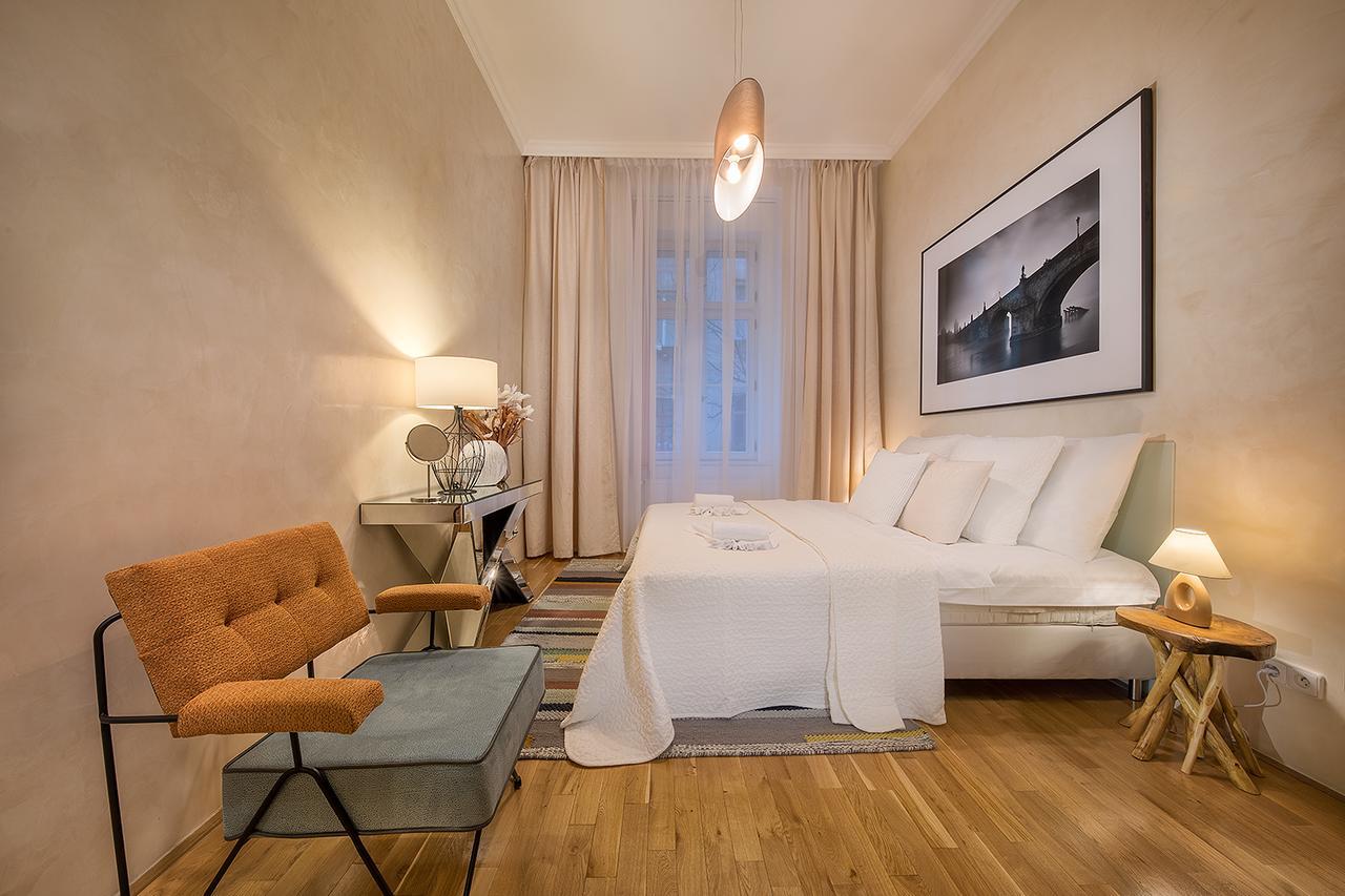 Prague Days - Luxurious Apartments Lesser Town Buitenkant foto