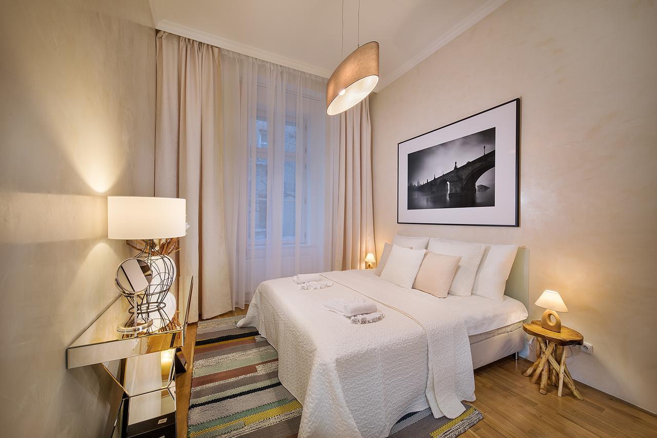 Prague Days - Luxurious Apartments Lesser Town Buitenkant foto