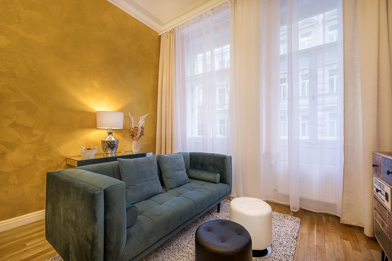 Prague Days - Luxurious Apartments Lesser Town Buitenkant foto